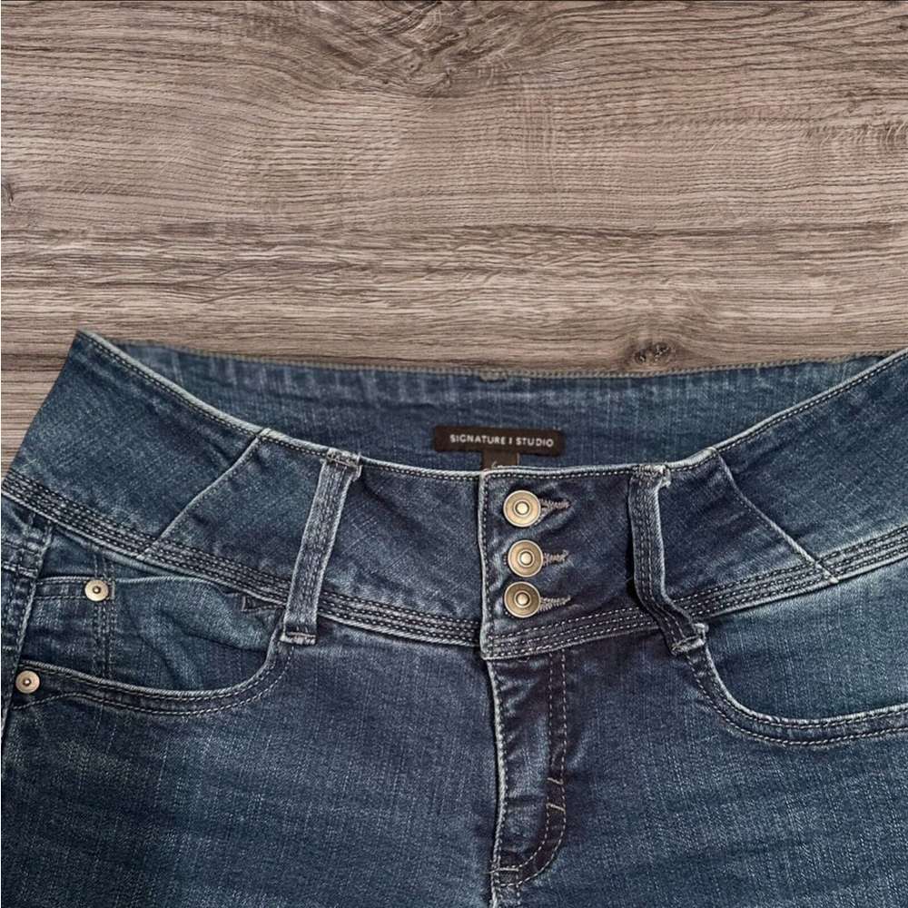 Signature Studio Blue Denim CAPRI Jeans Womens Size 6 Zip Button - Picture 6 of 16